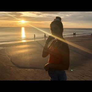 Meet your Posher, Abril